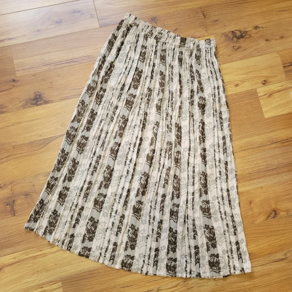 Cabelas Broomstick Skirt Size Large